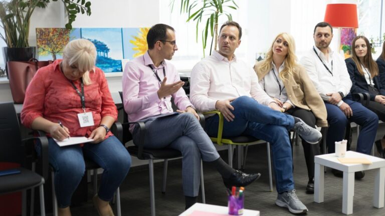 Most People React Wrong in This Situation. Here’s the Right Way. handle disrespect in scrum meetings